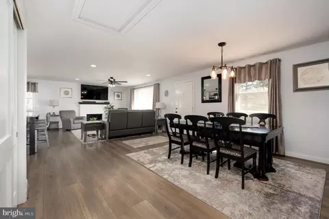 Dining - 902 Hillcrest Rd, Hanover, MD 21076 photo 2 of 3