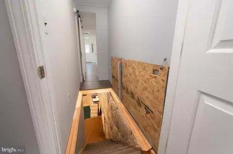 Entry Way - 902 Hillcrest Rd, Hanover, MD 21076 photo 4 of 5
