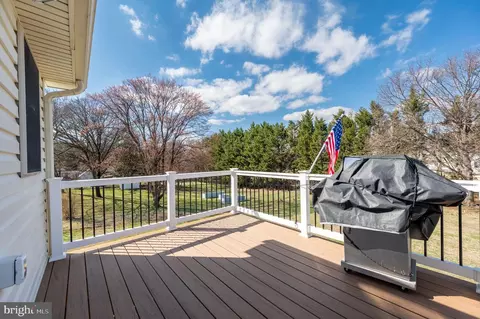 Exterior - 902 Hillcrest Rd, Hanover, MD 21076 photo 11 of 11