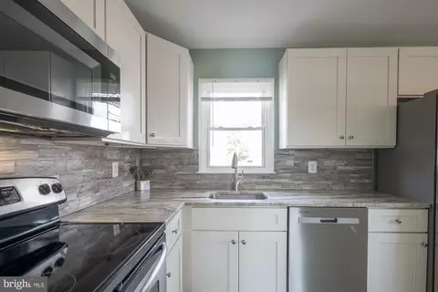 Kitchen - 804 221st St, Pasadena, MD 21122 photo 1 of 2