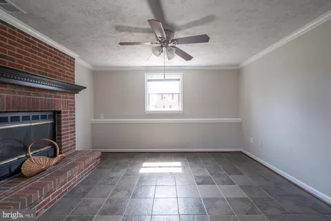 Living - 804 221st St, Pasadena, MD 21122 photo 9 of 10