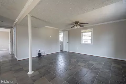 Living - 804 221st St, Pasadena, MD 21122 photo 3 of 10