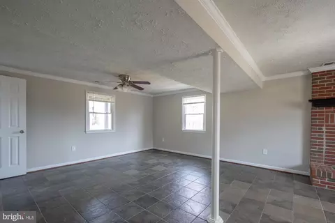 Living - 804 221st St, Pasadena, MD 21122 photo 5 of 10