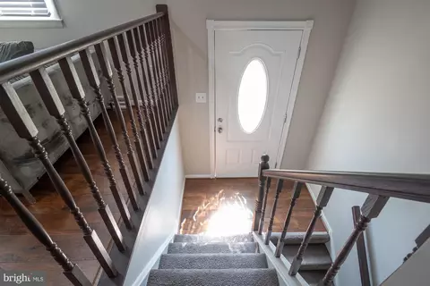 Entry Way - 804 221st St, Pasadena, MD 21122 photo 1 of 4