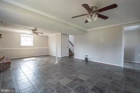Living - 804 221st St, Pasadena, MD 21122 photo 2 of 10