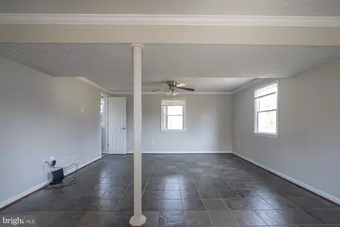 Living - 804 221st St, Pasadena, MD 21122 photo 4 of 10