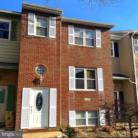 2435 Vineyard Ln, Crofton, MD 21114