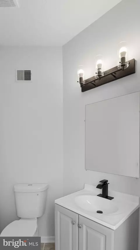 Bath - 1404 Pangbourne Way, Hanover, MD 21076 photo 1 of 2