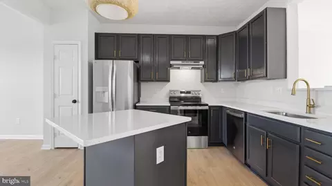 Entry Way - 1404 Pangbourne Way, Hanover, MD 21076 photo 3 of 12