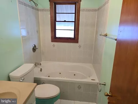 Bath - 1502 Garst Rd, Shady Side, MD 20764 photo 1 of 1