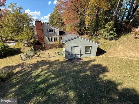 Exterior - 453 Walnut Dr, Edgewater, MD 21037 photo 8 of 13