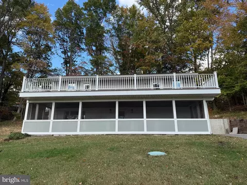 Exterior - 453 Walnut Dr, Edgewater, MD 21037 photo 10 of 13