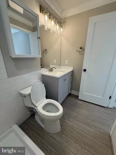 Bath - 453 Walnut Dr, Edgewater, MD 21037 photo 1 of 6