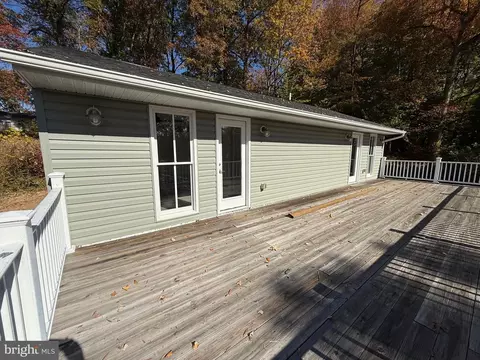 Exterior - 453 Walnut Dr, Edgewater, MD 21037 photo 2 of 13