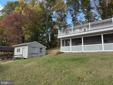 Exterior - 453 Walnut Dr, Edgewater, MD 21037 photo 9 of 13