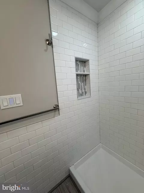 Bath - 453 Walnut Dr, Edgewater, MD 21037 photo 5 of 6