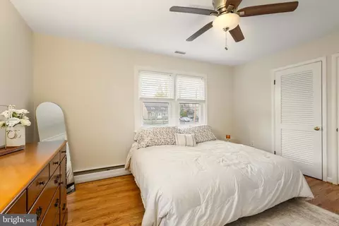 Bedroom - 115 Edgemere Dr, Annapolis, MD 21403 photo 2 of 6