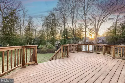 Exterior - 115 Edgemere Dr, Annapolis, MD 21403 photo 4 of 6