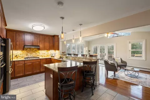 Kitchen - 115 Edgemere Dr, Annapolis, MD 21403 photo 2 of 2