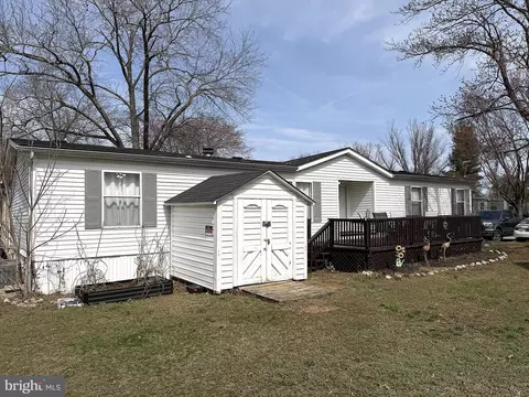 1503 Berkley Ct #TRLR C, Harwood, MD 20776