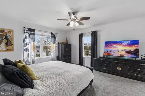 Bedroom - 7662 Pine Haven Dr, Pasadena, MD 21122 photo 1 of 5