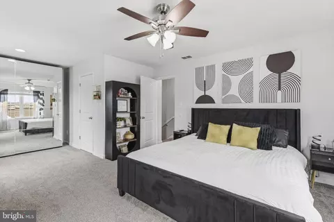 Bedroom - 7662 Pine Haven Dr, Pasadena, MD 21122 photo 2 of 5