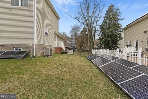 Exterior - 7662 Pine Haven Dr, Pasadena, MD 21122 photo 5 of 5