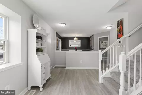 Entry Way - 7662 Pine Haven Dr, Pasadena, MD 21122 photo 2 of 6