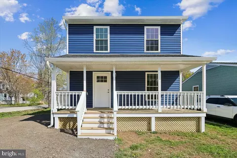 1160 Oak Ave, Shady Side, MD 20764