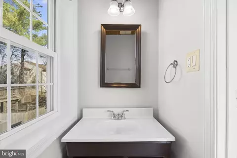 Bath - 1472 Lowell Ct, Crofton, MD 21114 photo 1 of 2