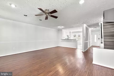 Living - 1472 Lowell Ct, Crofton, MD 21114 photo 2 of 2