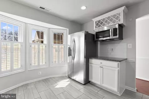 Kitchen - 1472 Lowell Ct, Crofton, MD 21114 photo 4 of 4