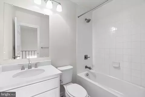 Bath - 1472 Lowell Ct, Crofton, MD 21114 photo 2 of 2