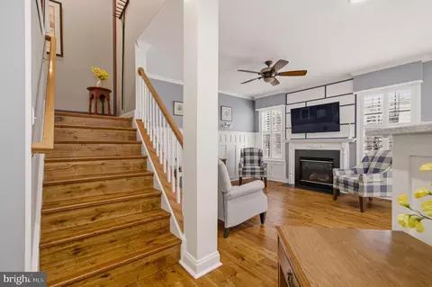 Entry Way - 822 Square Nail Ct, Odenton, MD 21113 photo 4 of 5