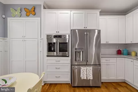 Kitchen - 822 Square Nail Ct, Odenton, MD 21113 photo 3 of 8