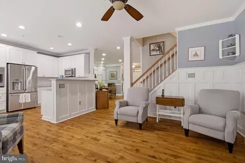 Entry Way - 822 Square Nail Ct, Odenton, MD 21113 photo 2 of 5