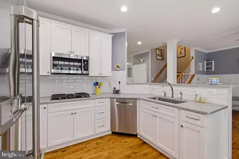 Kitchen - 822 Square Nail Ct, Odenton, MD 21113 photo 2 of 8