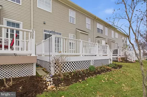 Exterior - 822 Square Nail Ct, Odenton, MD 21113 photo 6 of 12