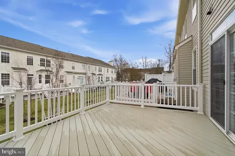 Exterior - 822 Square Nail Ct, Odenton, MD 21113 photo 4 of 12
