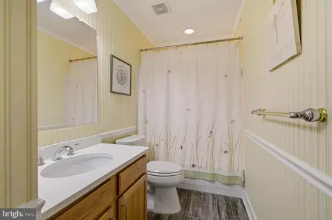 Bath - 822 Square Nail Ct, Odenton, MD 21113 photo 4 of 5