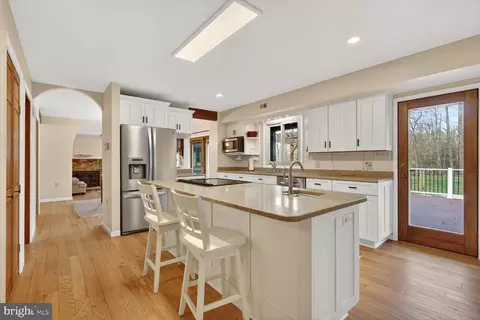 Kitchen - 1585 Marco Dr, Pasadena, MD 21122 photo 3 of 3