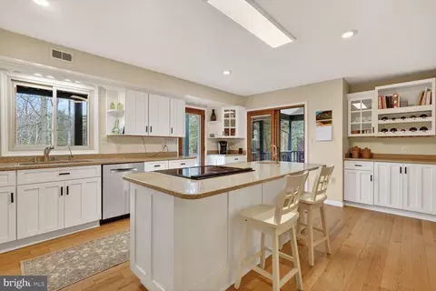 Kitchen - 1585 Marco Dr, Pasadena, MD 21122 photo 2 of 3