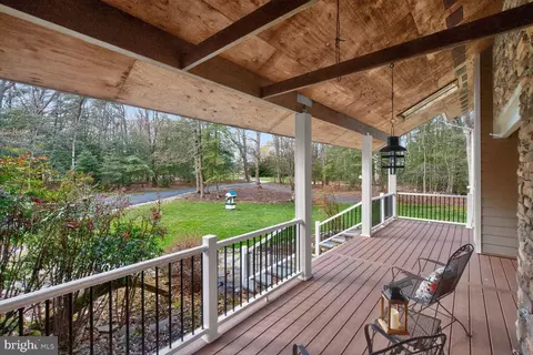 Exterior - 1585 Marco Dr, Pasadena, MD 21122 photo 3 of 8