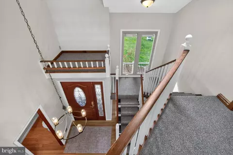 Entry Way - 1585 Marco Dr, Pasadena, MD 21122 photo 7 of 8