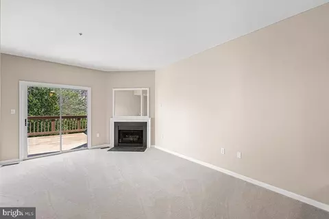 Living - 144 Forests Edge Pl, Laurel, MD 20724 photo 2 of 4