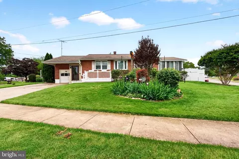 1200 Whitman Dr, Glen Burnie, MD 21061