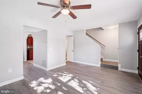 Living - 1078 Brightleaf Ct, Arnold, MD 21012 photo 5 of 5