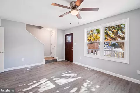 Living - 1078 Brightleaf Ct, Arnold, MD 21012 photo 1 of 5