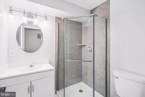 Bath - 1078 Brightleaf Ct, Arnold, MD 21012 photo 1 of 2