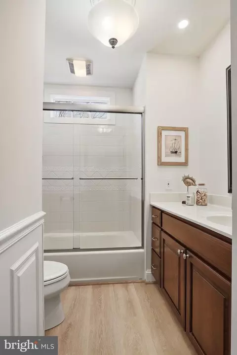 Bath - 3963 Bayside Dr, Edgewater, MD 21037 photo 2 of 2